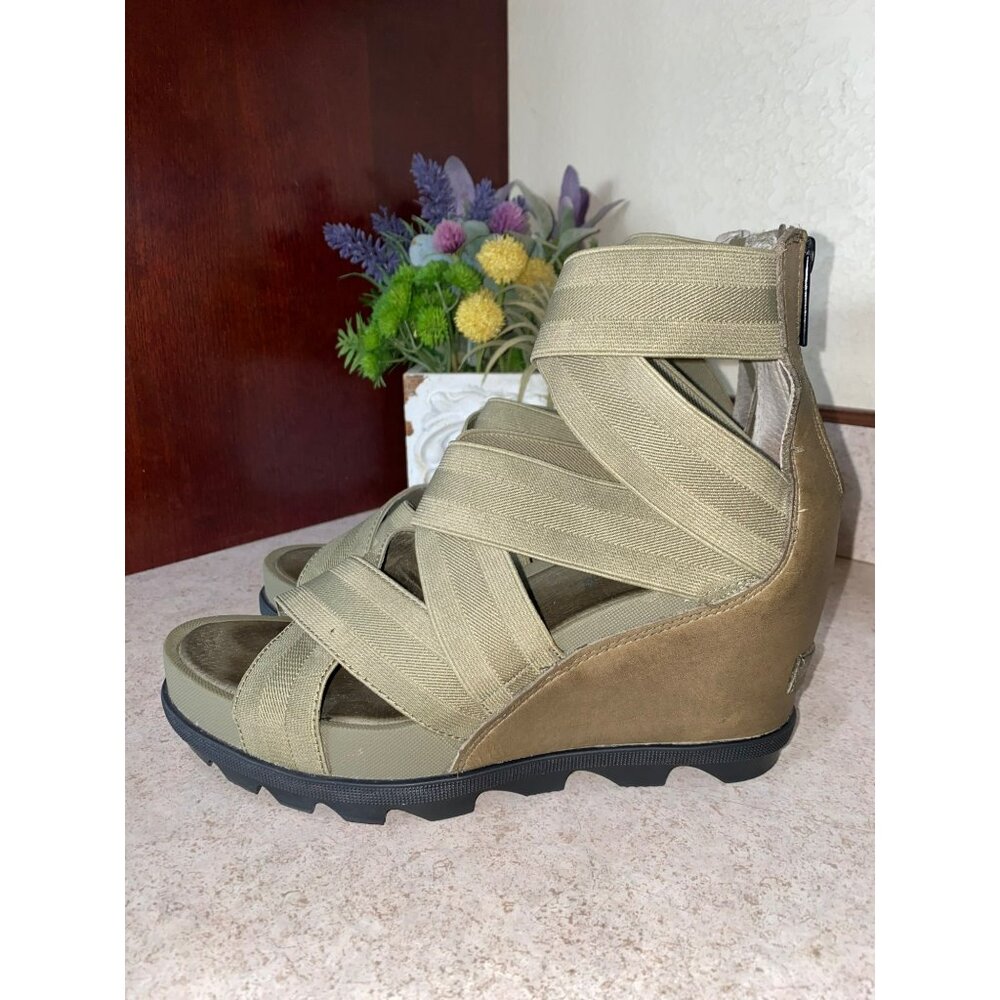 Sorel Womens Strappy Wedge Sandals Olive Green Suede Upper Elastic Straps Size 8